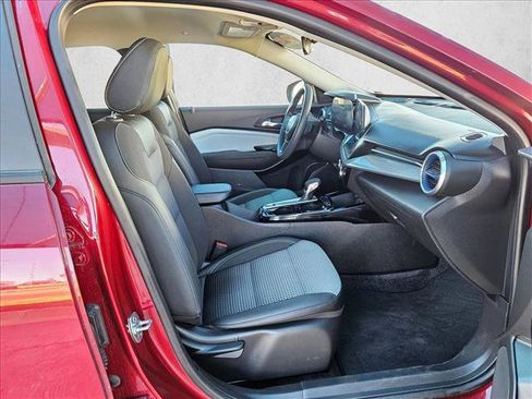 Used 2025 Chevrolet Trax LT image 20