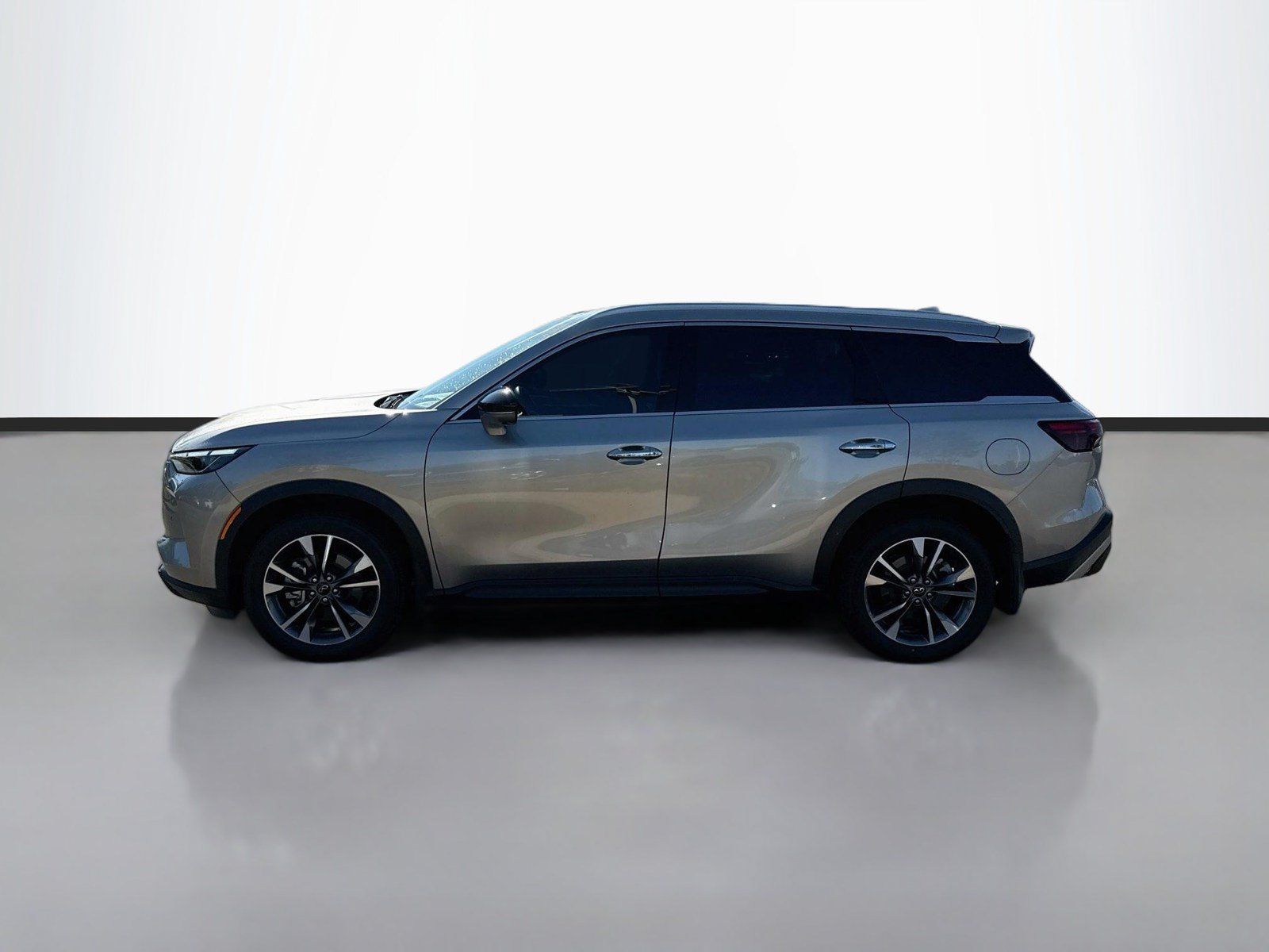 Used 2023 INFINITI QX60 Luxe w/ Vision Package AWD/4WD image 4