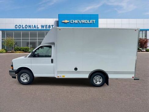 Used 2025 Chevrolet Express 3500 w/ Power Convenience Package RWD image 2