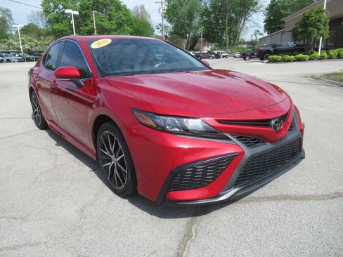 Used 2022 Toyota Camry SE image 9