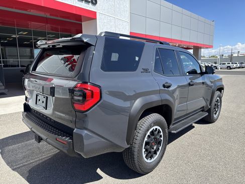 Used 2026 Toyota 4Runner TRD Off-Road Premium AWD/4WD image 4