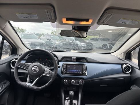 Used 2025 Nissan Versa SV FWD image 18