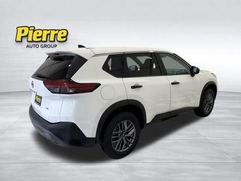 Used 2023 Nissan Rogue S image 5
