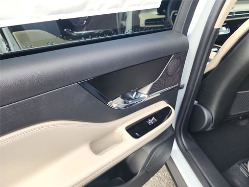 New 2026 Lincoln Corsair Premiere image 15