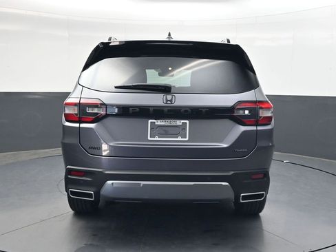 New 2026 Honda Pilot Touring image 5