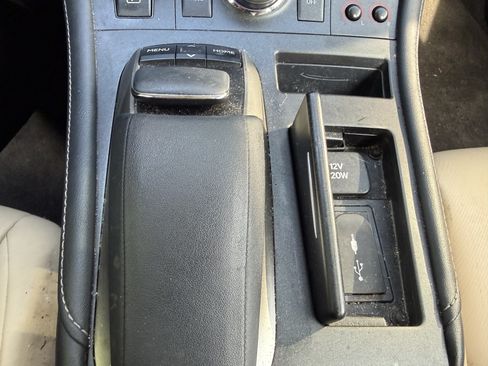 Used 2014 Lexus CT 200h FWD image 24