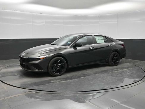 New 2026 Hyundai Elantra SEL Sport FWD image 1