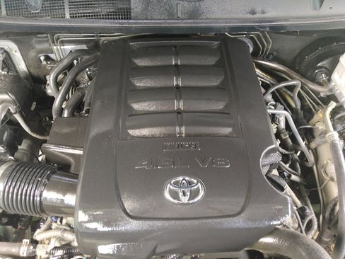 Used 2017 Toyota Tundra SR5 w/ SR5 Upgrade Package RWD image 30