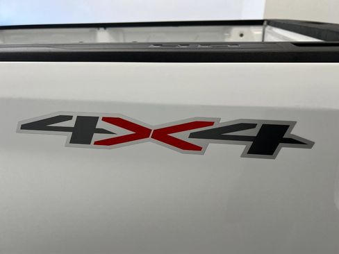 Used 2025 Chevrolet Silverado 2500 LT w/ Convenience Package image 19