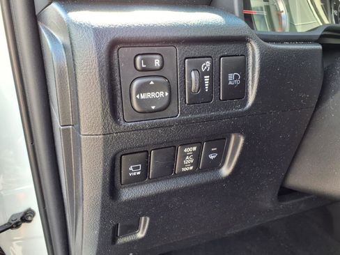 Used 2024 Toyota 4Runner TRD Off-Road Premium image 18