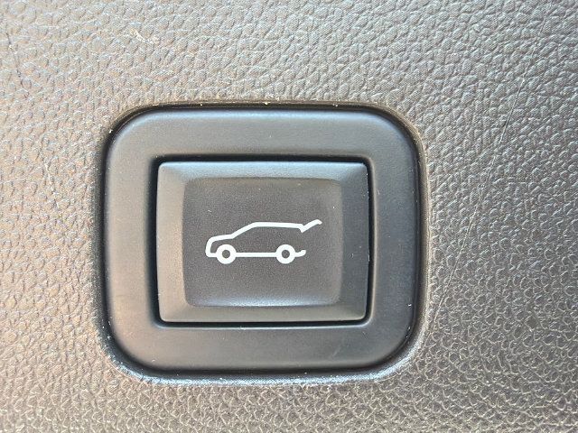 Used 2023 GMC Yukon XL SLT RWD image 19