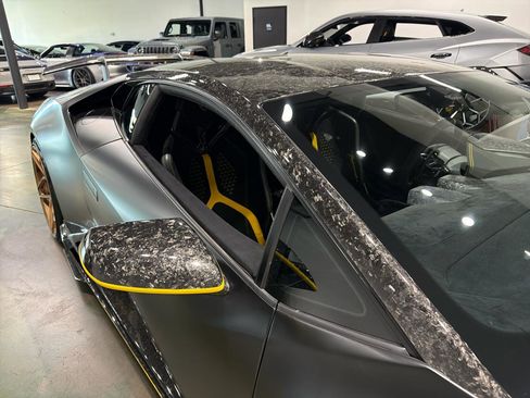 Used 2018 Lamborghini Huracan AWD/4WD image 16