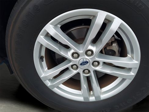 Used 2023 Ford Explorer XLT w/ Equipment Group 202A image 12