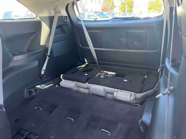 Certified 2025 Toyota Sienna XLE FWD image 19