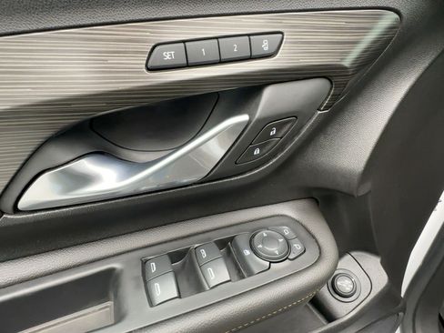 Certified 2020 GMC Terrain SLT w/ Preferred Package image 13