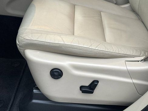 Used 2019 Jeep Grand Cherokee Limited image 11