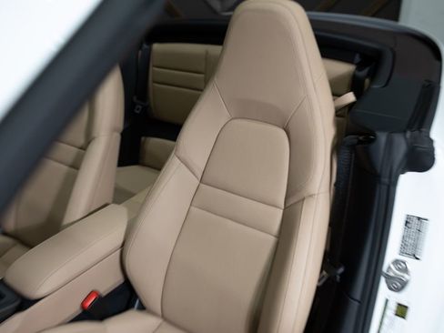 Used 2024 Porsche 911 Carrera image 35
