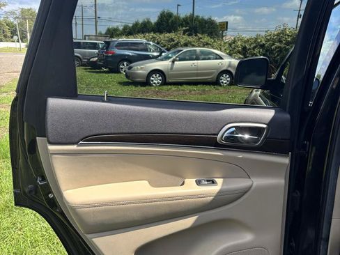 Used 2014 Jeep Grand Cherokee Limited AWD/4WD image 22
