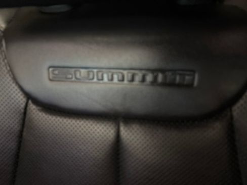 Used 2022 Jeep Grand Cherokee Summit w/ Adv Protech Group IV AWD/4WD image 24