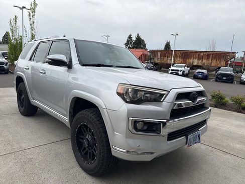 Used 2014 Toyota 4Runner Limited AWD/4WD image 2