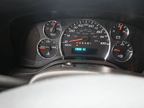 Used 2025 Chevrolet Express 2500 w/ Driver Convenience Package RWD image 11