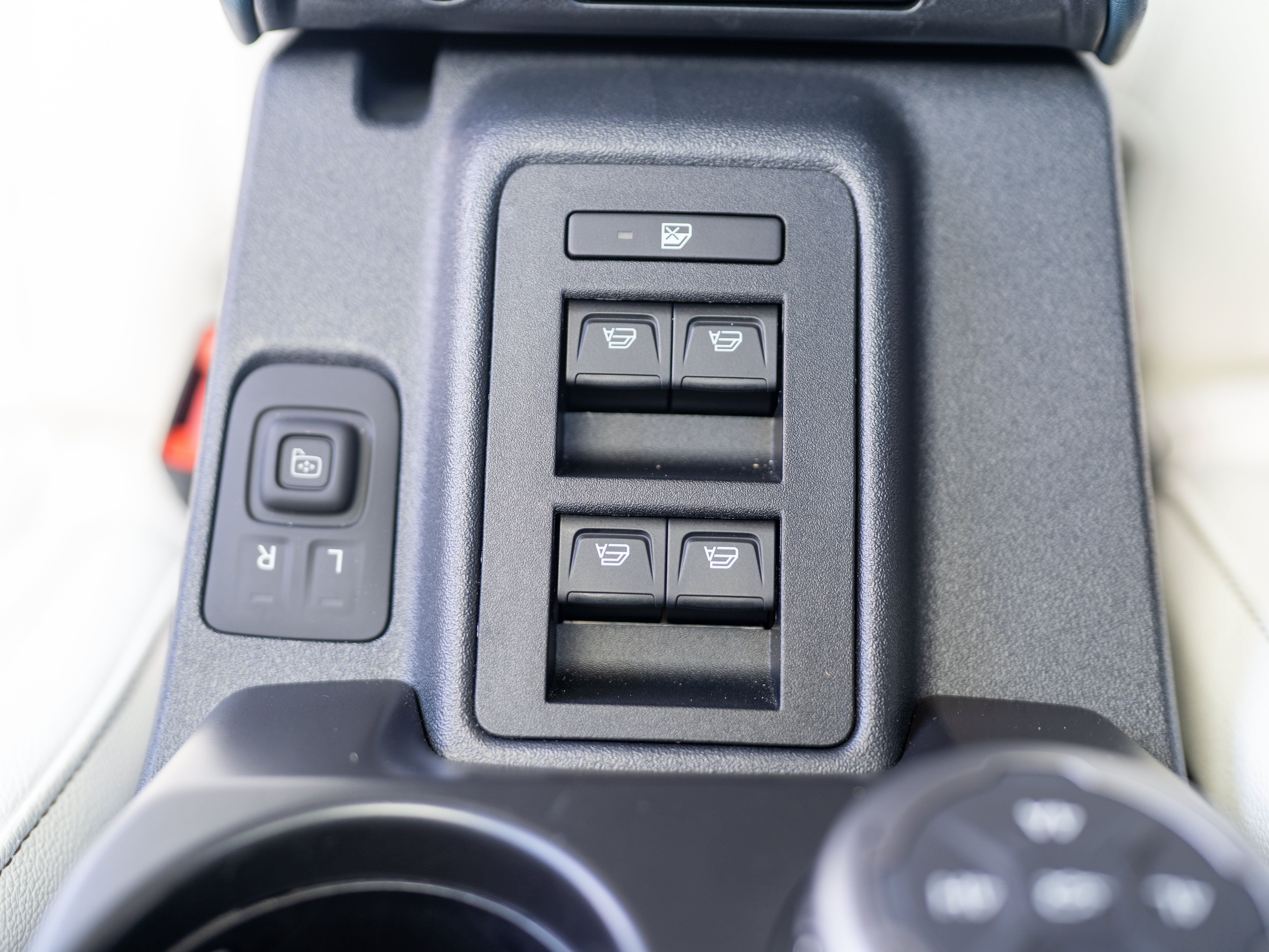 Used 2026 Ford Bronco Heritage Edition AWD/4WD image 36