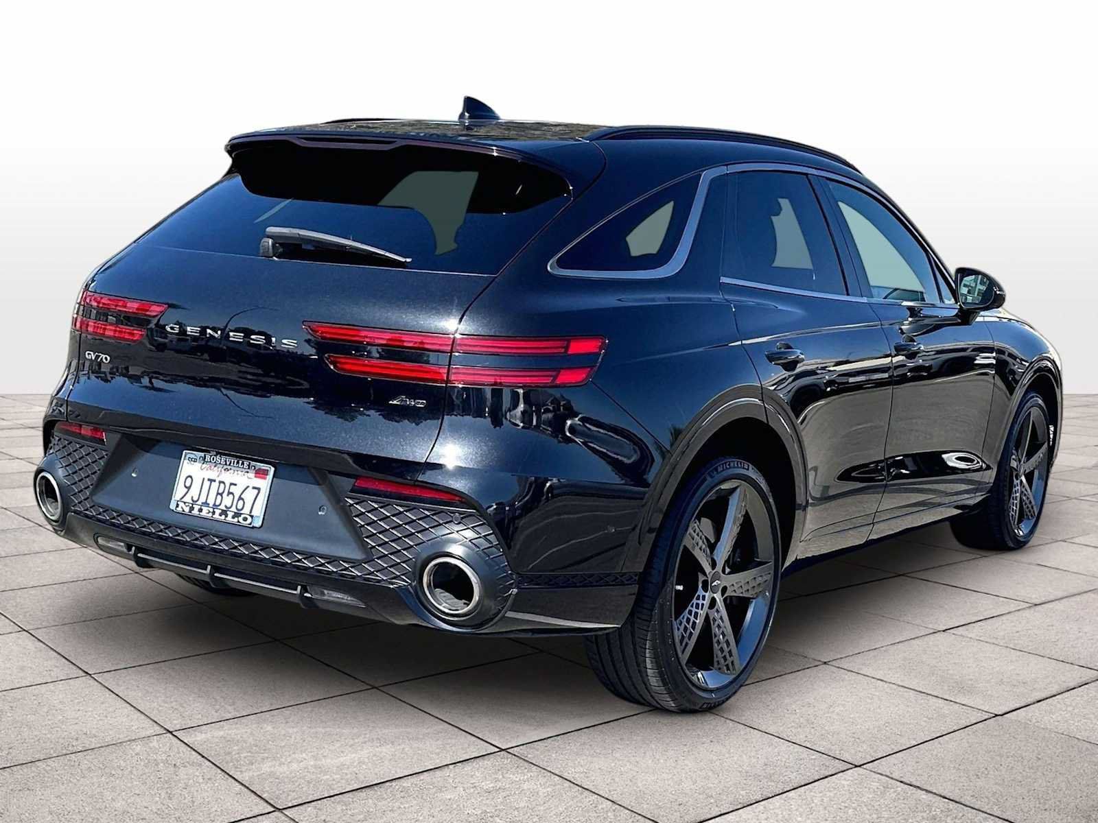 Used 2023 Genesis GV70 2.5T w/ Sport Prestige Package AWD/4WD image 14