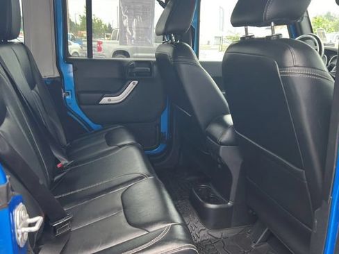 Used 2016 Jeep Wrangler Unlimited Rubicon w/ Dual Top Group AWD/4WD image 6