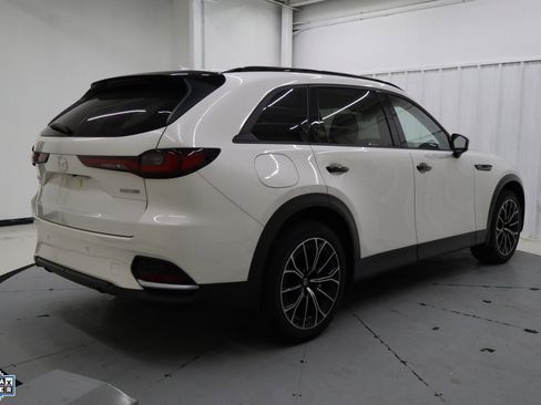Used 2025 MAZDA CX-70 Plug-In Hybrid w/ Premium Pkg image 4