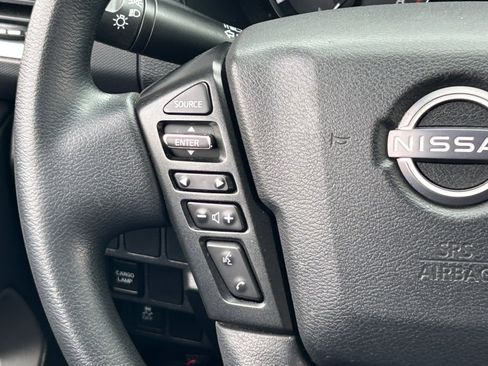 Used 2022 Nissan Frontier 2WD Crew Cab image 22