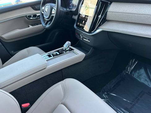 New 2026 Volvo XC90 B6 Plus w/ Protection Package Premier AWD/4WD image 15