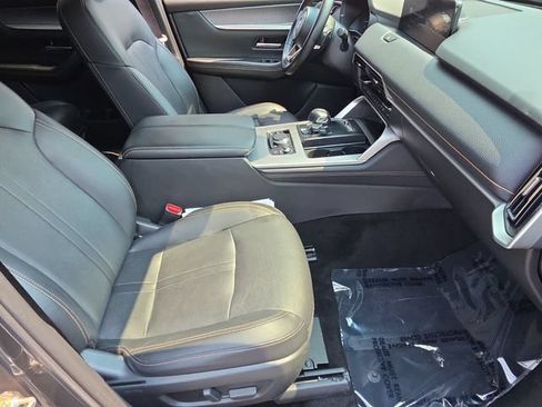 Used 2025 MAZDA CX-90 3.3 Turbo w/ Preferred Package AWD/4WD image 19
