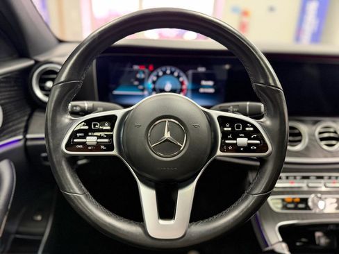 Used 2020 Mercedes-Benz E 350 E 350 4MATIC Sedan w/ Parking Assistance Package image 17