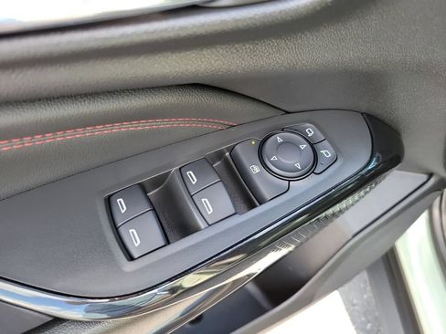 Certified 2024 Chevrolet Trax RS w/ Sunroof Package FWD image 23