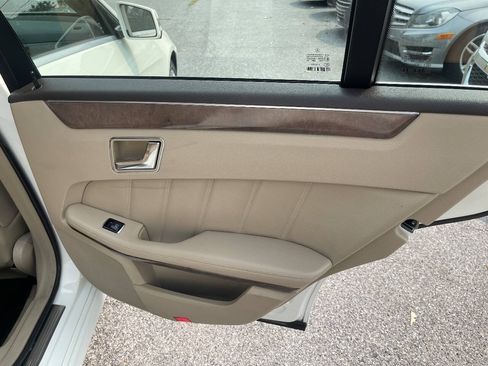 Used 2011 Mercedes-Benz E 350 4MATIC Sedan image 22