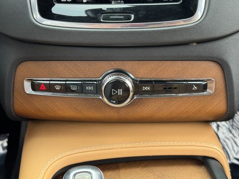 Used 2017 Volvo XC90 T8 Inscription w/ Vision Package image 28