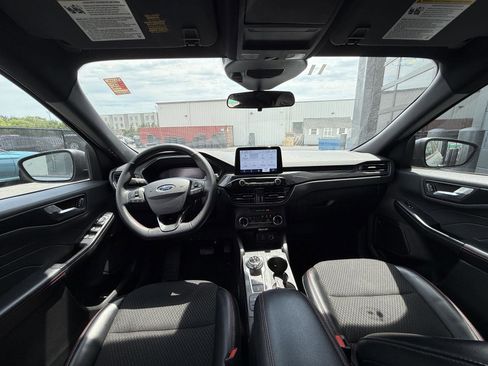 Used 2025 Ford Escape ST-Line FWD image 8