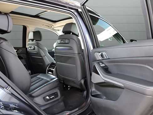 Used 2021 BMW X7 xDrive40i w/ Premium Package AWD/4WD image 53