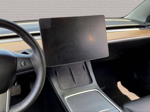 Used 2022 Tesla Model 3 Long Range AWD/4WD image 9