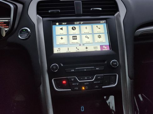 Used 2018 Ford Fusion Energi SE image 31