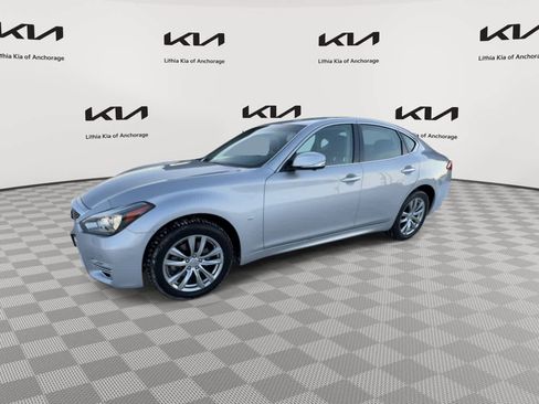 Used 2019 INFINITI Q70 Luxe image 6