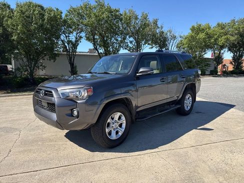 Used 2022 Toyota 4Runner SR5 Premium w/ Moonroof Package AWD/4WD image 13