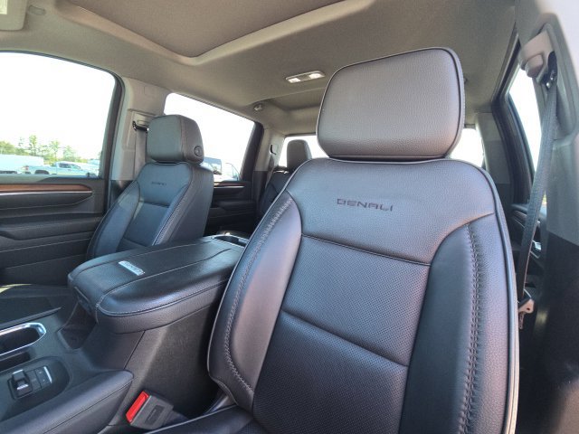 Used 2024 GMC Sierra 3500 Denali w/ Denali Reserve Package AWD/4WD image 30