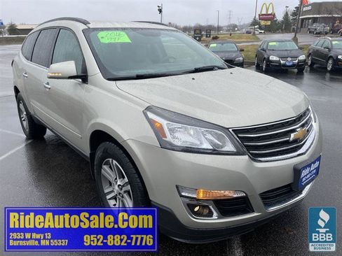 Used 2016 Chevrolet Traverse LT image 3