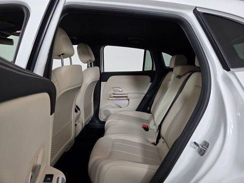 Certified 2025 Mercedes-Benz GLA 250 4MATIC image 18