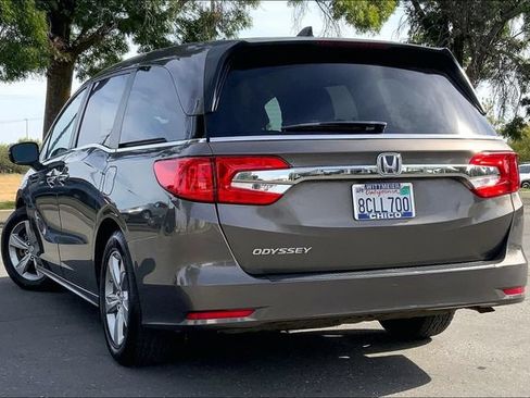 Used 2018 Honda Odyssey EX image 11