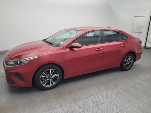 Used 2022 Kia Forte LXS w/ LXS Technology Package FWD image 2