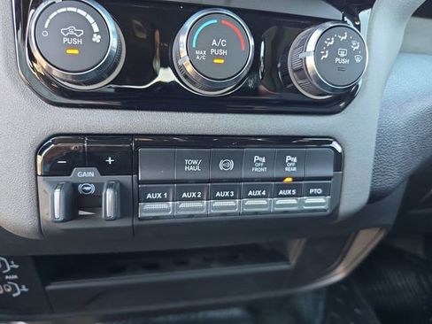 New 2026 RAM 3500 Tradesman w/ Chrome Appearance Group A AWD/4WD image 18
