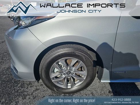 Used 2021 Toyota Sienna XLE image 7