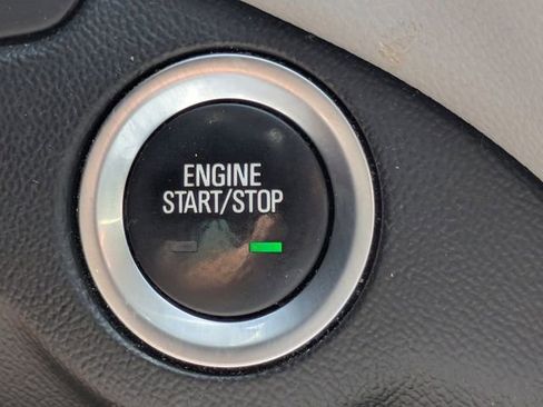 Used 2020 Chevrolet Equinox LS w/ LPO, Floor Liner Package image 29